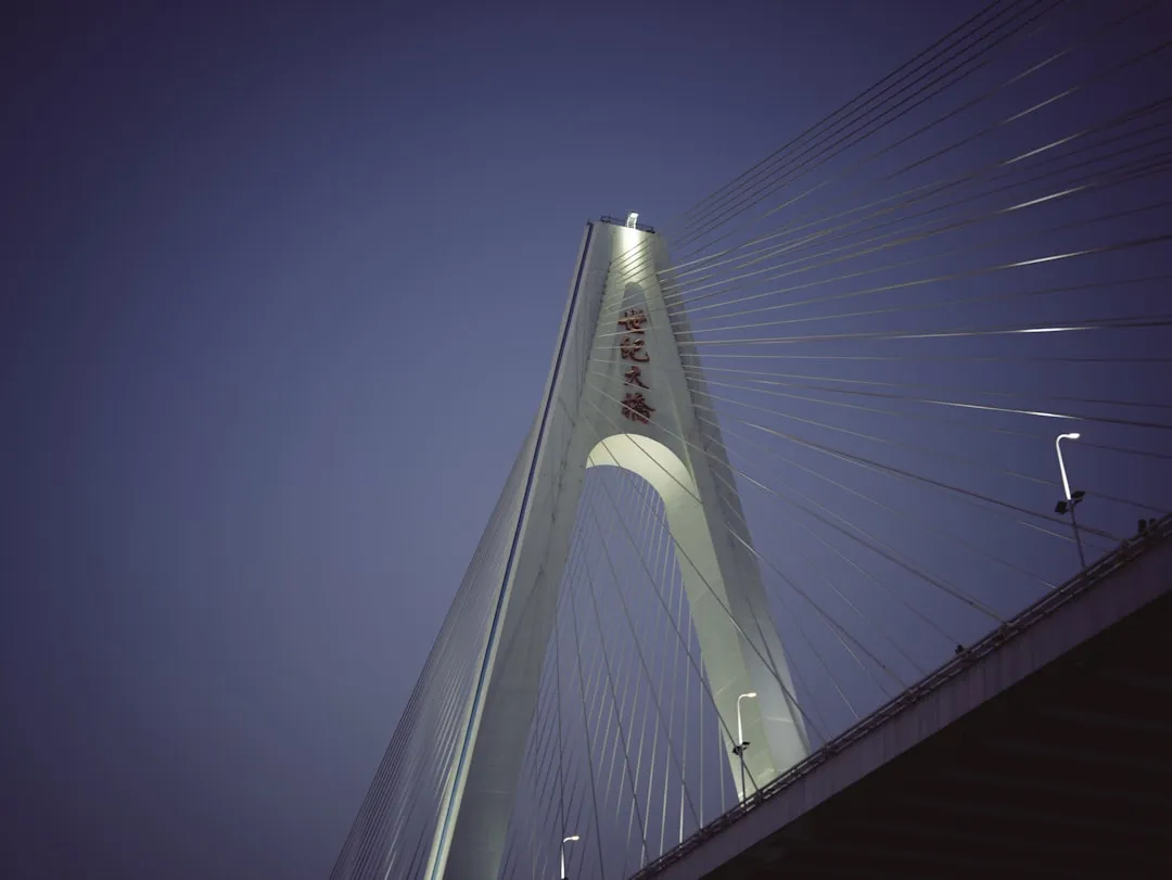 2025深圳室内设计新趋势:商业空间材料应用与施工工艺解析正文配图 2